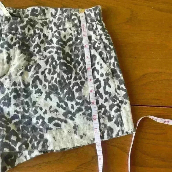 Joie Womens Size 10 100% Linen Shorts Cheetah Animal Print Summer Comfort - Picture 3 of 7